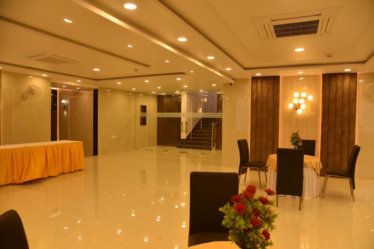 Hotel Nexus L Hotels In Charbagh ラクナウ エクステリア 写真