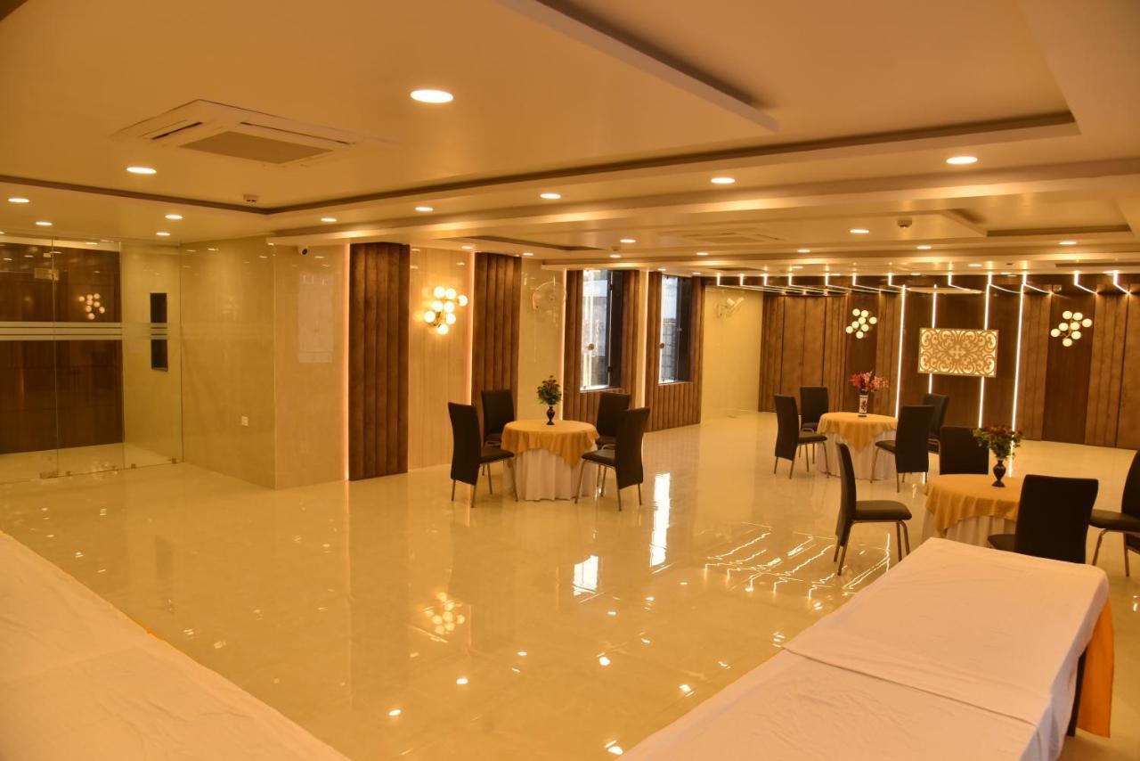 Hotel Nexus L Hotels In Charbagh ラクナウ エクステリア 写真